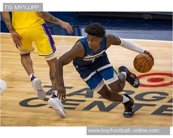 爱德华兹表现平平大胜无碍仅得13分4篮板3助攻2抢断