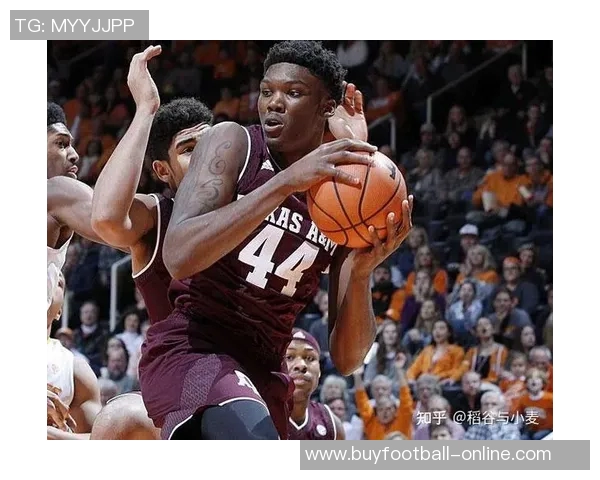 篮板球劣势明显科尔考虑频繁启用双塔阵容进行调整